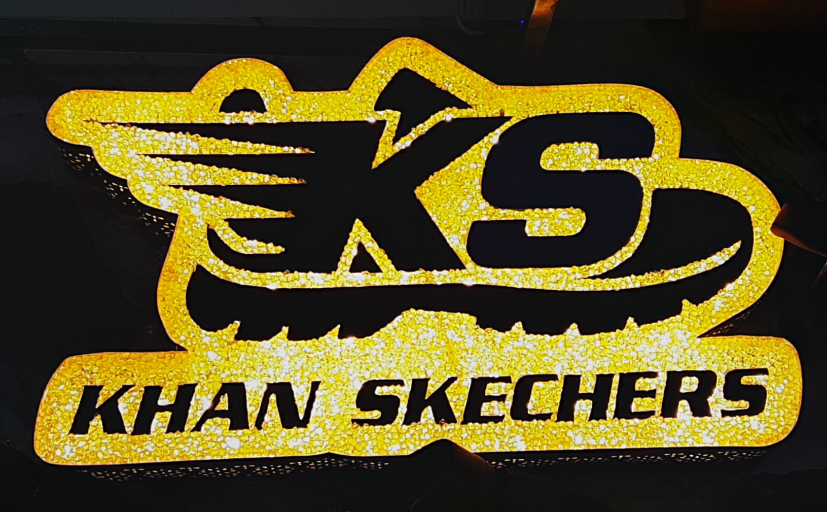 Khan Skechers