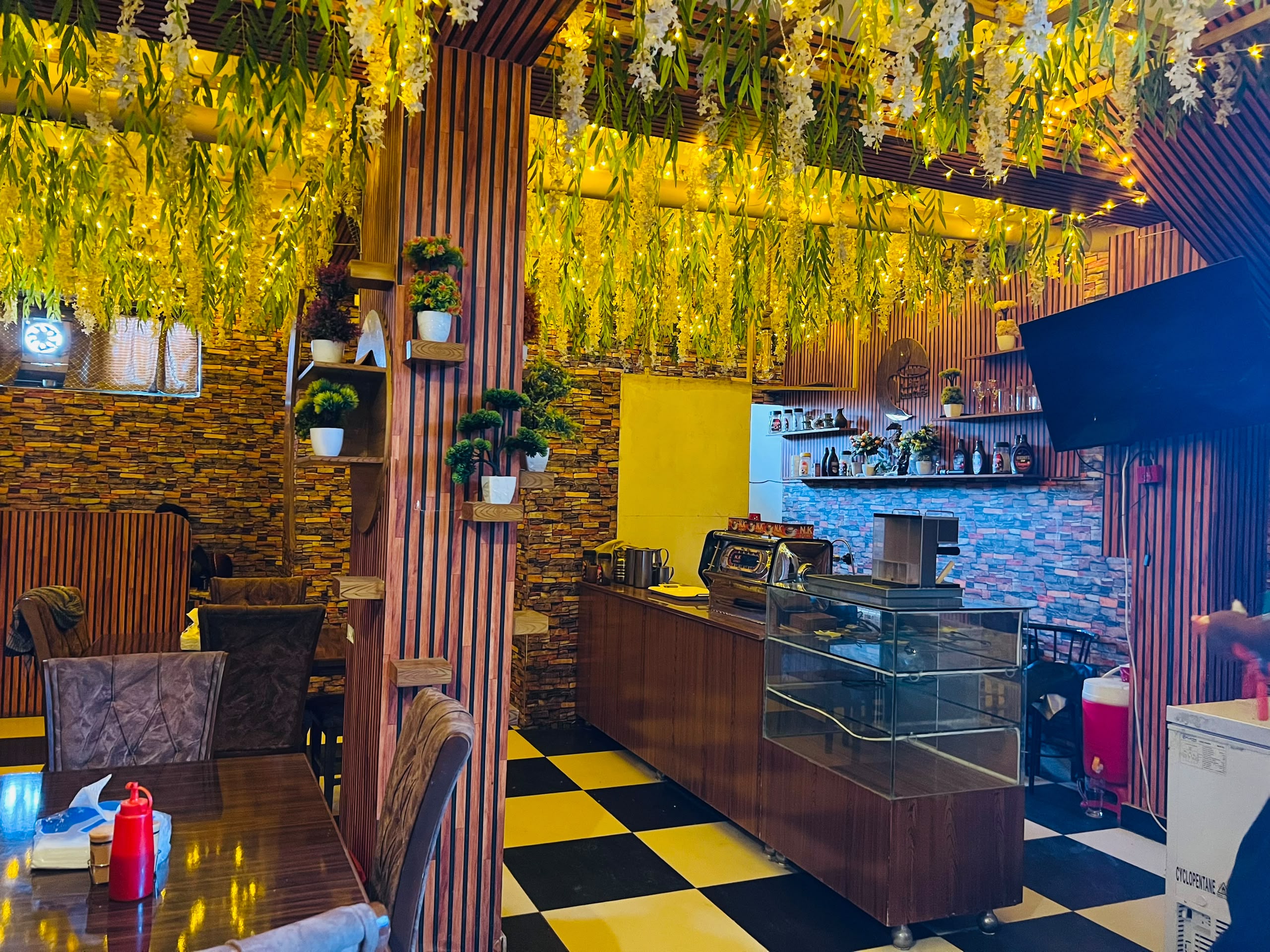 Raz Cafe