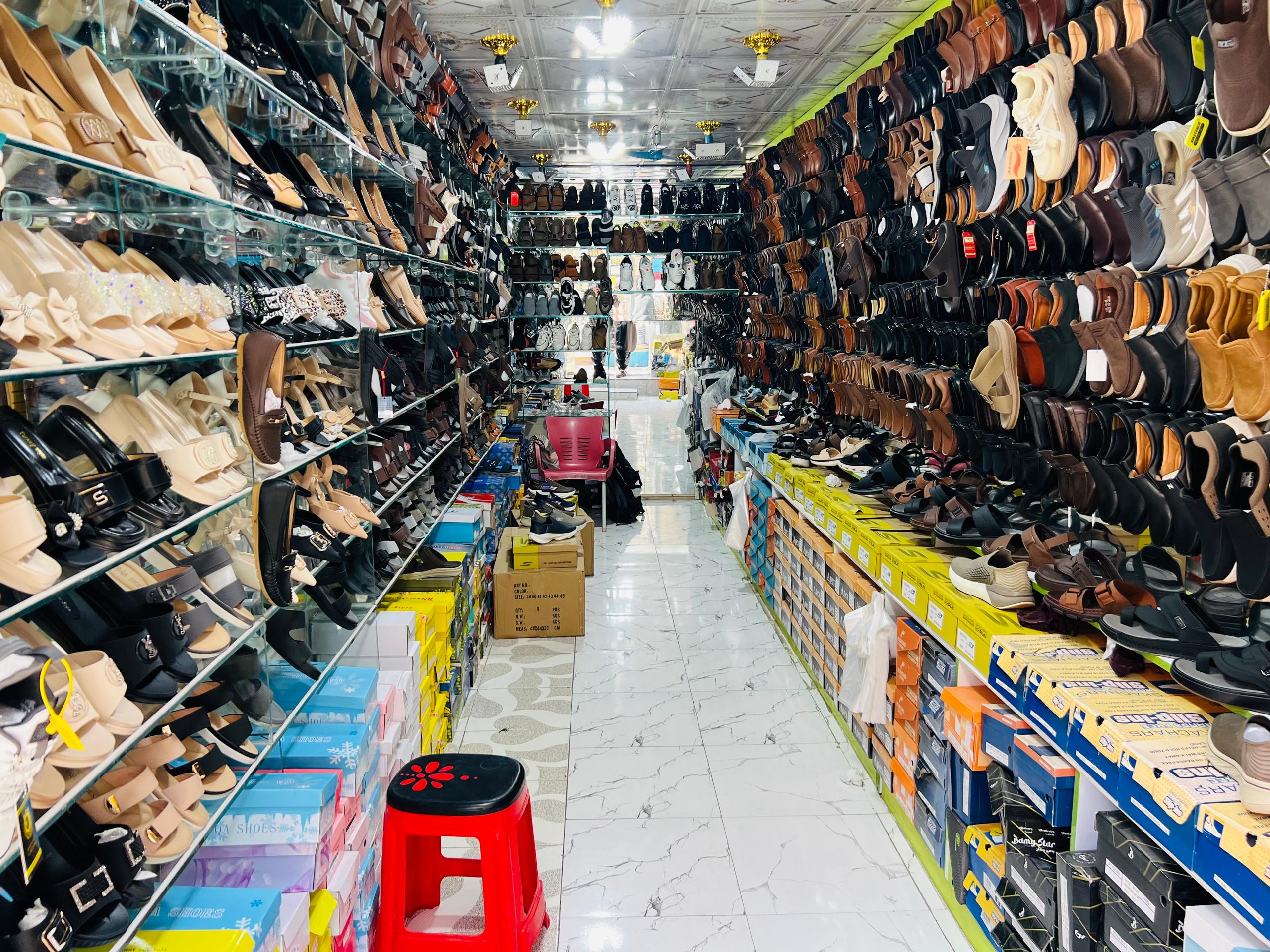 Azizullah Niazai Shoes Store