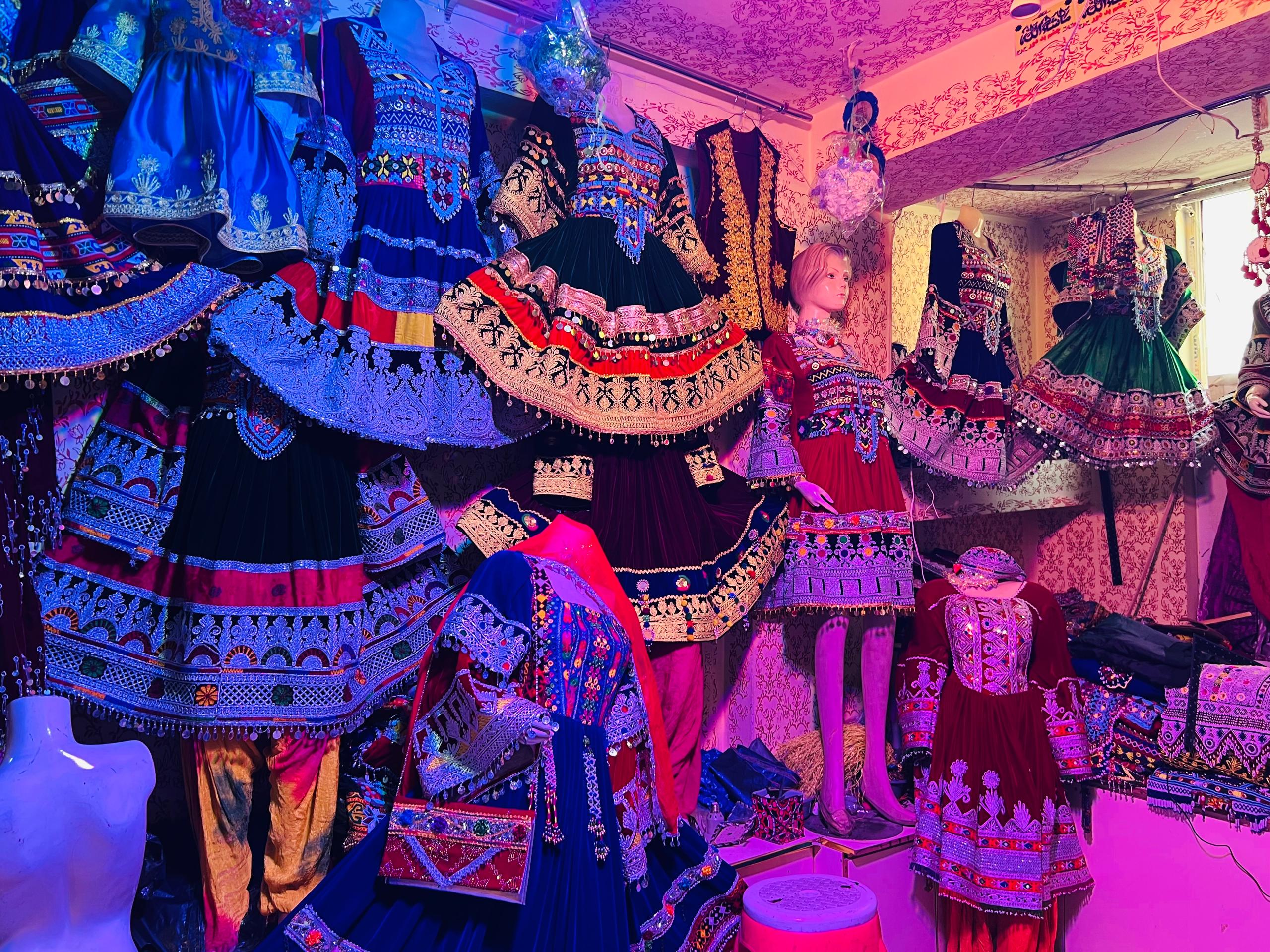 Shik Poshan Shaher Afghani Clothes Center
