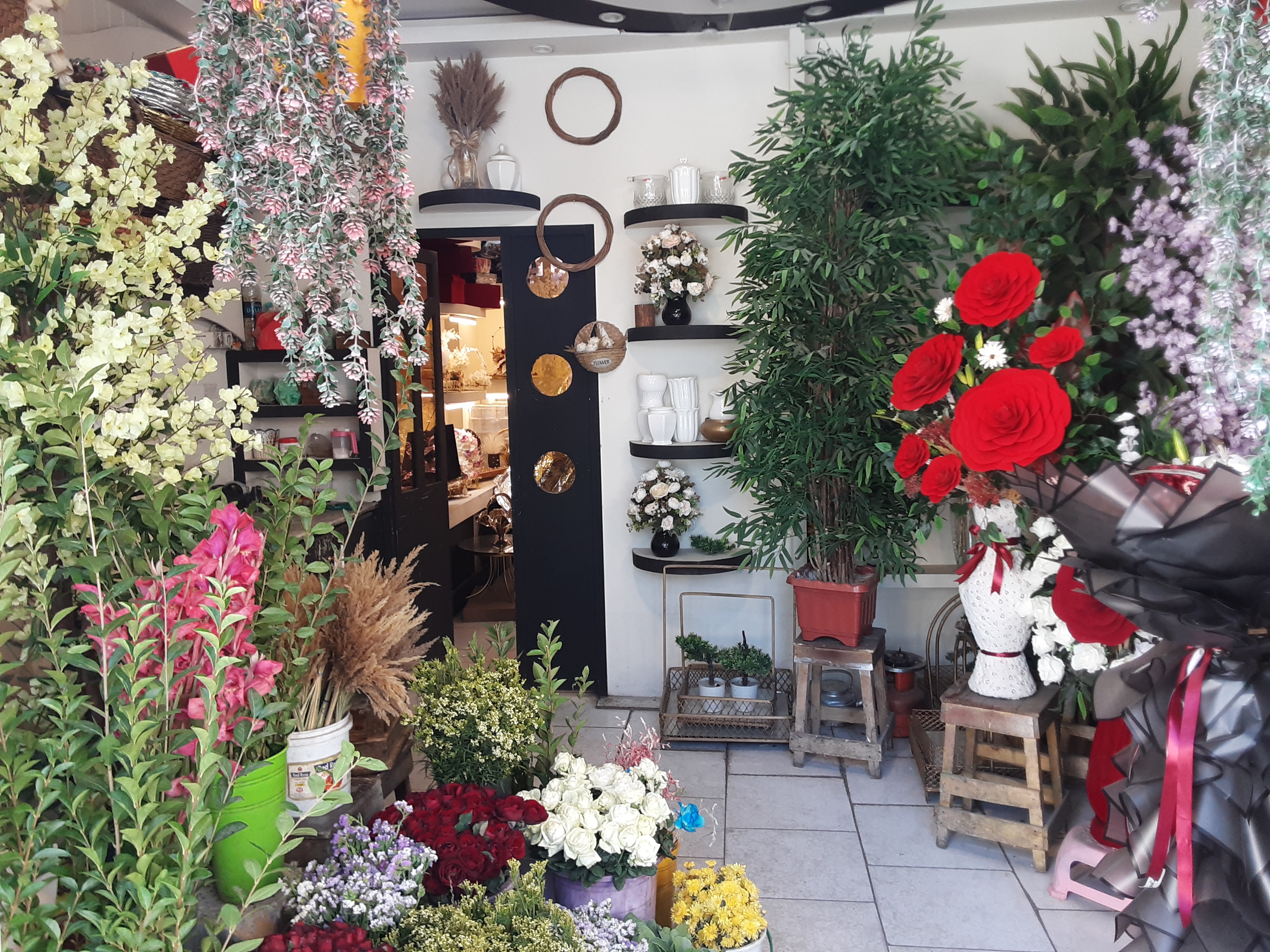 Sorosh Flowers Store