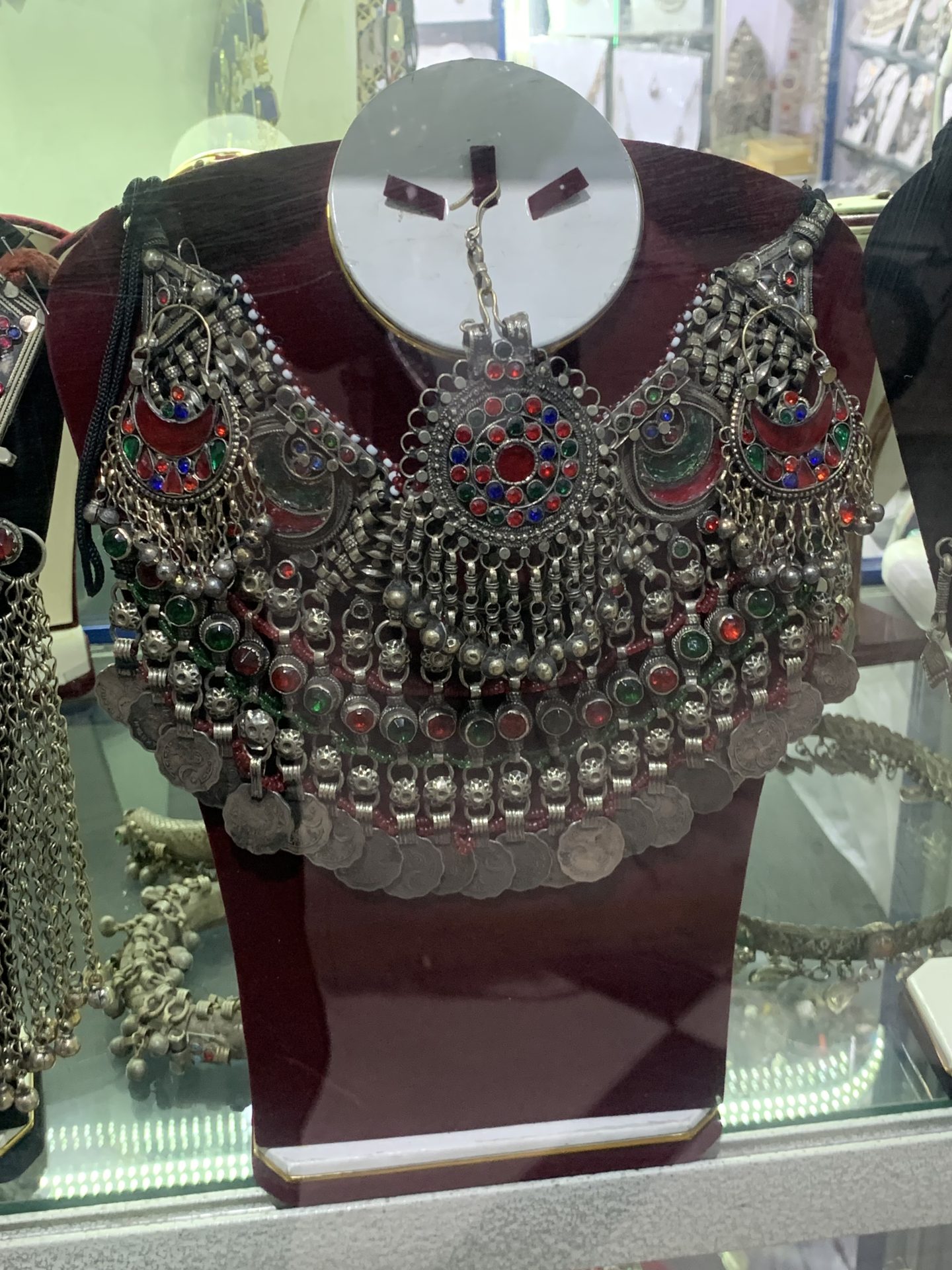 قدیمی و با قیمت مناسب